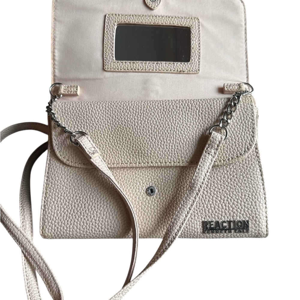 Kenneth Cole Reaction Tan Crossbody bag - Picture 3 of 4